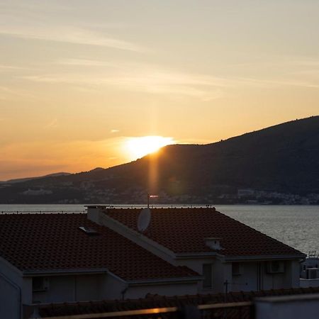 Studio-Appartements Emwey Trogir Exterior photo