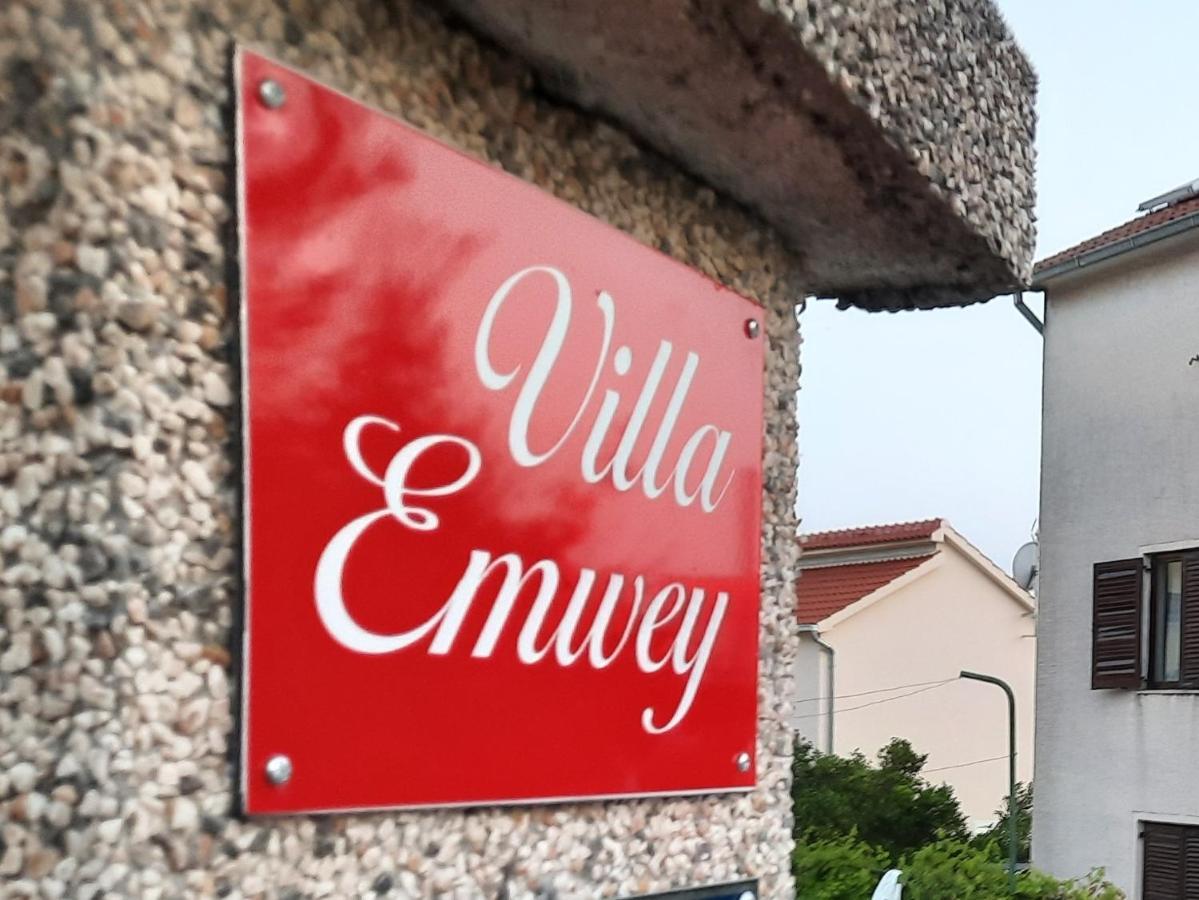 Studio-Appartements Emwey Trogir Exterior photo