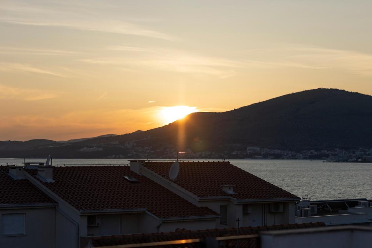 Studio-Appartements Emwey Trogir Exterior photo