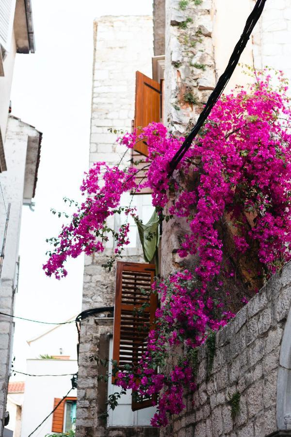 Studio-Appartements Emwey Trogir Exterior photo